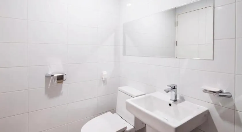 Sallys Jeju Hotel 2*,