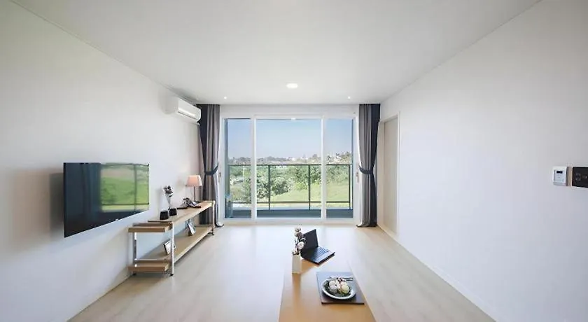 Μοτέλ Sallys Jeju Hotel
