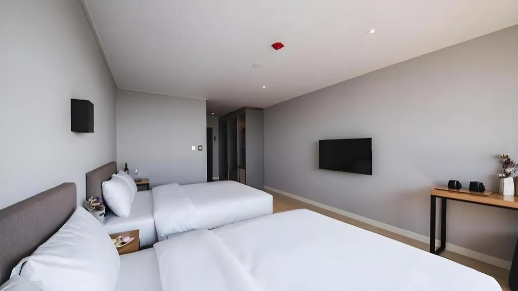 Sallys Jeju Hotel Μοτέλ