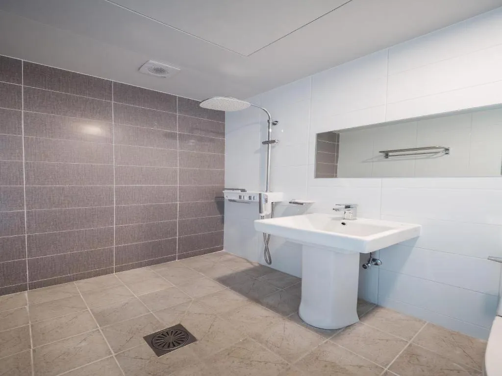 Sallys Jeju Hotel 2*,  Νότια Κορέα