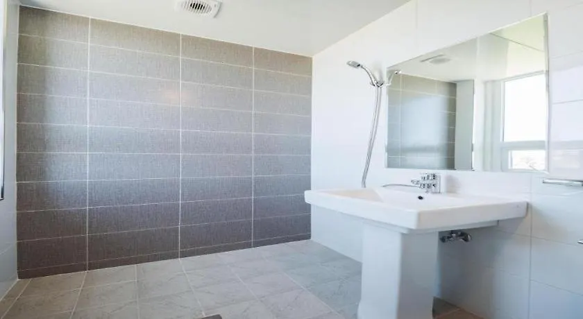 Sallys Jeju Hotel 2*,