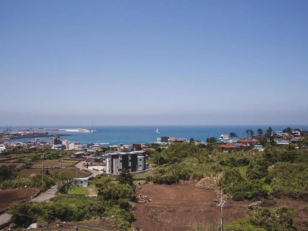 Sallys Jeju Hotel 2*,
