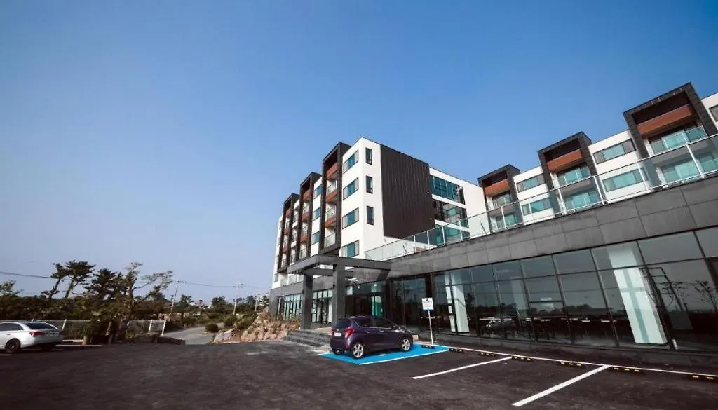 Sallys Jeju Hotel 2*,